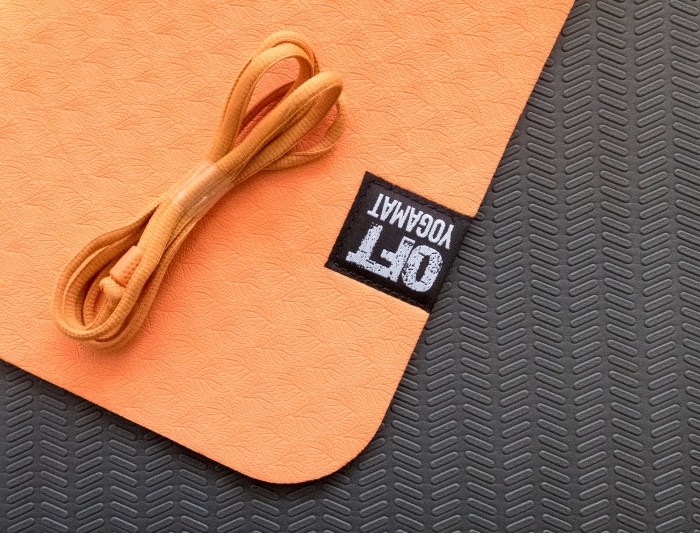 6 мм двухслойный оранжевый FT-YGM6-2LT-ORANGE-BK в СПб по цене 1860 ₽ в категории коврики для йоги и фитнеса Original FitTools